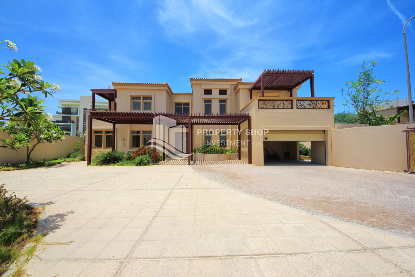 Luxurious Living 6br villa in Golf Gardens | Ready to move in